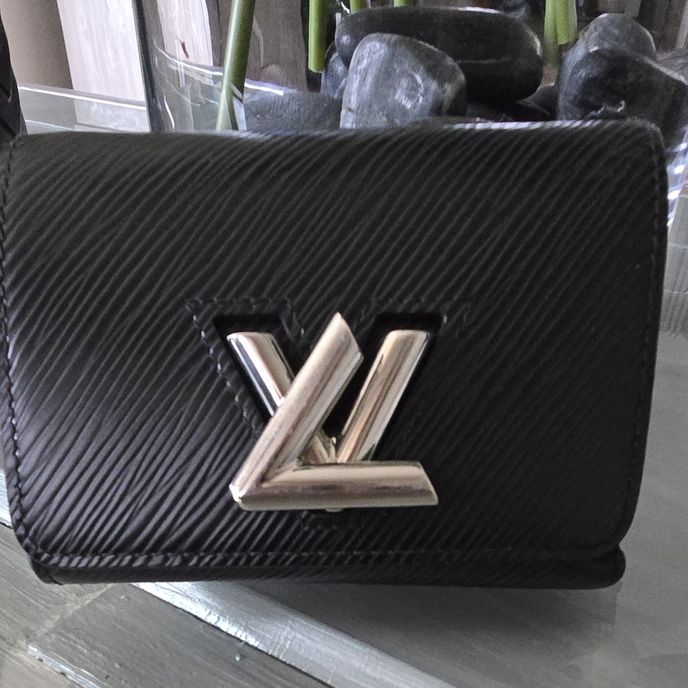 Louis Vuitton Black Belt and Wallet Set - Picture 8 of 10